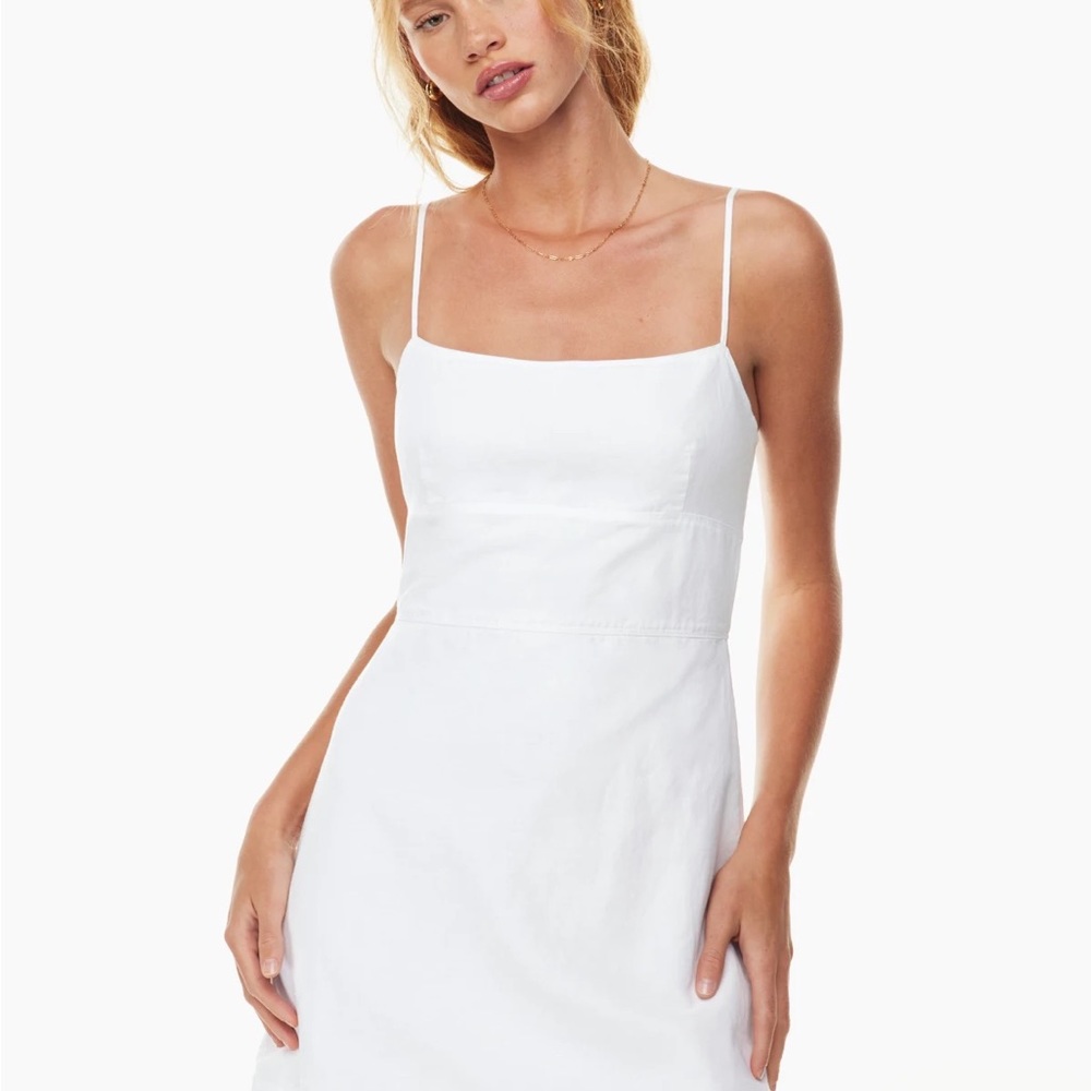 ARITZIA Quaint Linen Dress